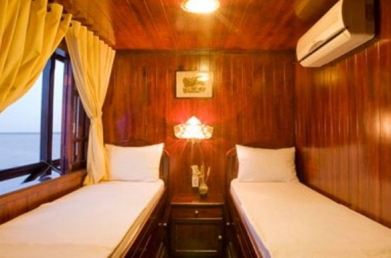 xmekong-emotion-cruise-deluxe-cabin.jpg.pagespeed.ic.S8M8WlSpu7_w766_h380_c1-(1)